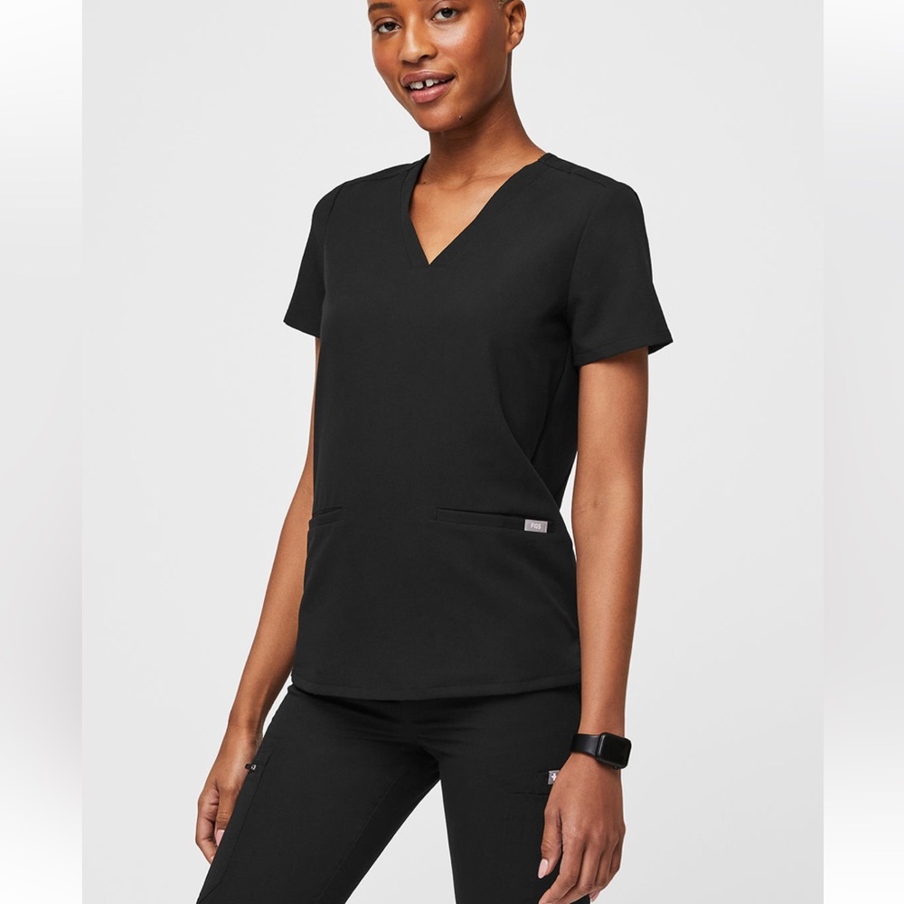 FIGS- casma scrub top- BLACK